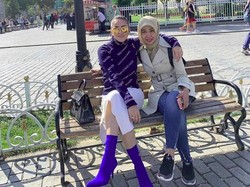 Intip Kompaknya Olla Ramlan dan Pengasuh Anaknya saat Liburan