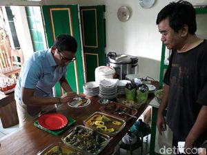 Brongkos Yogya Tak Semahal Chicken Rice Singapura, Ini Kata Sandi