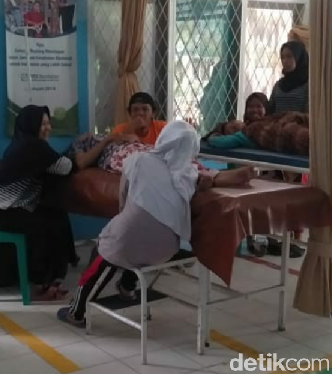Belasan Atlet Panjat Tebing Anak di Jambi Keracunan Tongkol Belasan Atlet Panjat Tebing Anak di Jambi Keracunan Tongkol