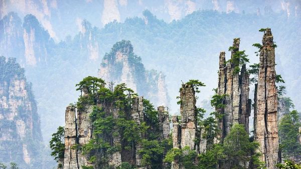 Foto: Fenomena Gunung Melayang di China