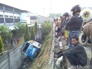 Bus Yogya-Wonosari Terperosok di Bantul, 1 Penumpang Tewas