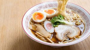 Slurp! 20 Tempat Ini Punya Ramen Mulur Berkuah Kental yang Gurih Sedap