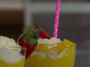 Strawberry Mango Smoothies, Minuman Segar Kaya Vitamin