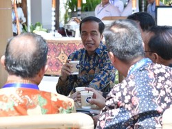 Di Sela Pertemuan IMF-World Bank, Jokowi Ajak Menteri Ngopi