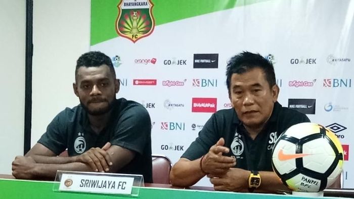 Sriwijaya menyerah 0-2 dari Bhayangkara FC dalam lanjutan Liga 1 2018. (Foto: Randy Prasatya) Sriwijaya menyerah 0-2 dari Bhayangkara FC dalam lanjutan Liga 1 2018. (Foto: Randy Prasatya)