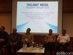 Ridwan Kamil hingga Pakde Karwo Raih Anugerah Kihajar dari Kemdikbud