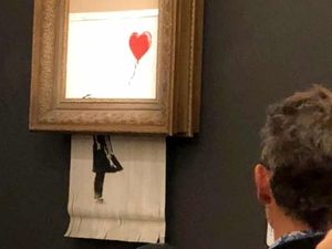 Lukisan Banksy Rp 20 M Kini Punya Nama Baru Love is in the Bin
