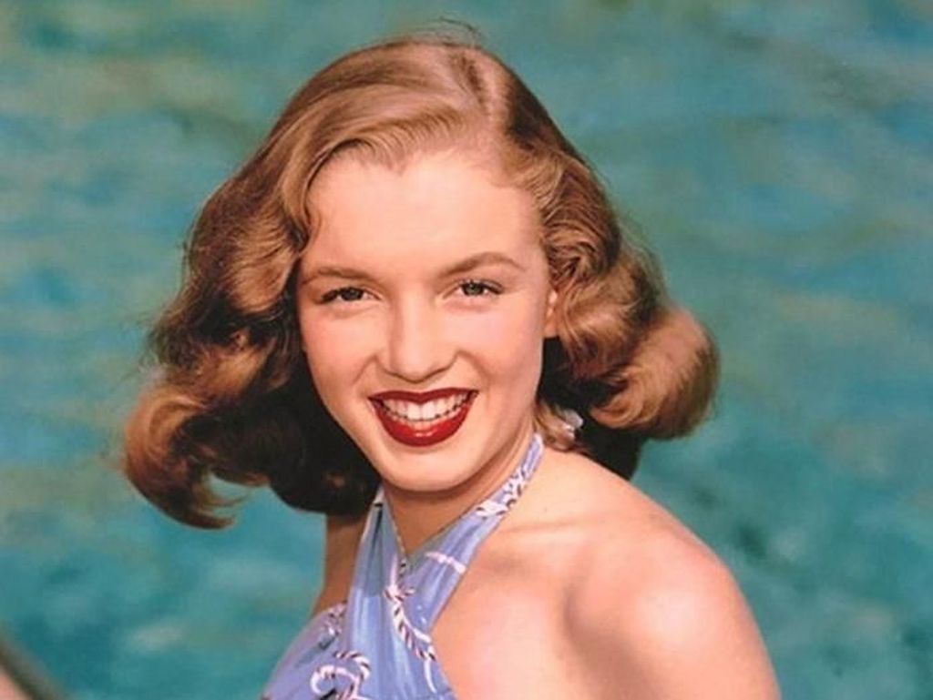 Rahasia Kulit Mulus Marilyn Monroe: Pakai Vaseline Satu Badan & Berendam 3 Jam Rahasia Kulit Mulus Marilyn Monroe: Pakai Vaseline Satu Badan & Berendam 3 Jam