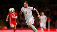 Paco Alcacer yang menjadi pencetak gol pertama. Dia meneruskan umpan Saul Niguez pada menit kedelapan. (Foto: Andrew Couldridge/Action Images via Reuters)