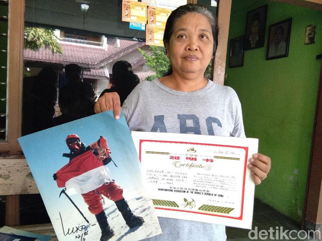 Foto: Clara, Pendaki Indonesia Pertama di Puncak Everest Foto: Clara, Pendaki Indonesia Pertama di Puncak Everest