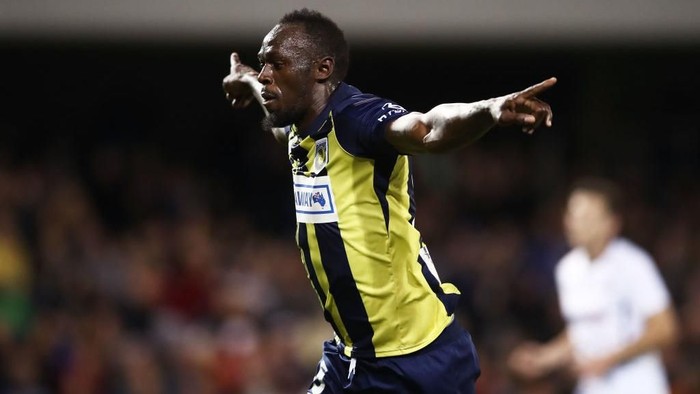 SYDNEY, AUSTRALIA - OCTOBER 12:  Usain Bolt of the Mariners celebrates scoring a goal during the pre-season friendly match between the Central Coast Mariners and Macarthur South West United at Campbelltown Sports Stadium on October 12, 2018 in Sydney, Australia.  (Photo by Matt King/Getty Images)
