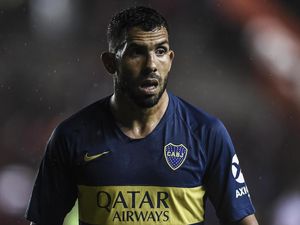 Tevez Tak Suka Nonton Sepakbola, Pilih Golf Ketimbang El Clasico