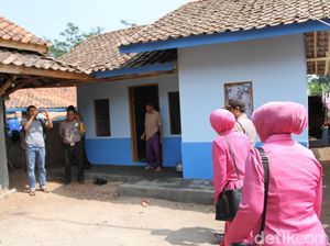 Rona Bahagia Suami-Istri Lansia di Bandung Dibangunkan Rumah