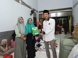 Asrama IIQ Terbakar, Mahasiswi Dapat Bantuan Alat Salat