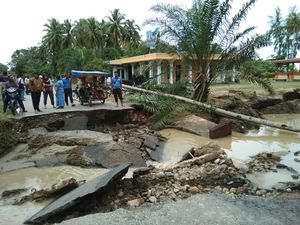 Banjir dan Longsor di Mandailing Natal Sumut, 10 Orang Tewas