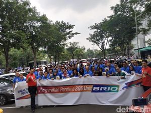 Setelah 3 Bulan, Honda Serahkan 200 Brio Model Baru ke Pemiliknya Setelah 3 Bulan, Honda Serahkan 200 Brio Model Baru ke Pemiliknya