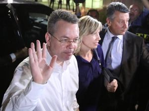 2 Tahun Ditahan, Pendeta AS Andrew Brunson Dibebaskan Turki 2 Tahun Ditahan, Pendeta AS Andrew Brunson Dibebaskan Turki