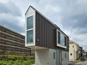 Wow! Rumah Ini Luarnya Mungil tapi Dalamnya Mewah Lho