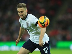 Luke Shaw berusia 18 tahun 236 hari saat debut di timnas senior Inggris. Laga pertamanya adalah melawan Denmark pada 5 Maret 2014. Foto: Richard Heathcote/Getty Images