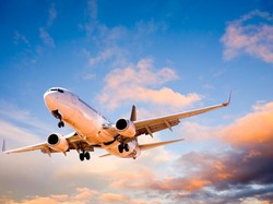 Tanpa Tangan, Pilot Wanita Buktikan Bisa Kendarai Pesawat