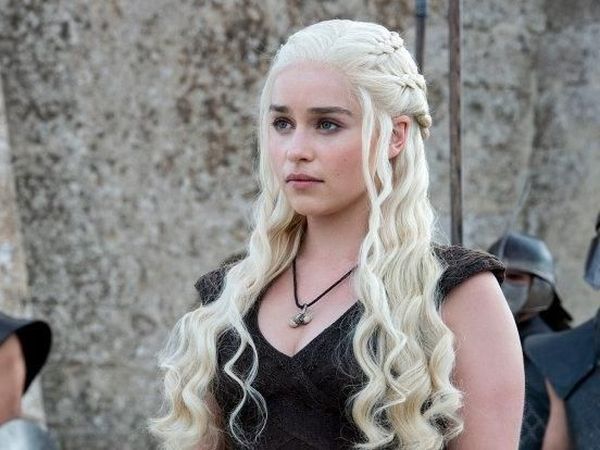 Seperti di GOT, Emilia Clarke Juga Berjuang Bertahan Hidup