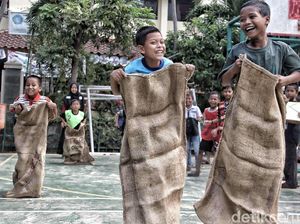 Melestarikan Permainan Tradisional bersama Anak-anak di RPTRA Melati