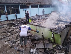 2 Kelas dan Kantin SMA di Ciamis Ludes Terbakar
