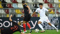Jadon Sancho jadi nama terbaru yang masuk jajaran pemain debutan termuda di timnas Inggris. Ia debut di usia 18 tahun 201 hari saat Inggris menghadapi Kroasia di laga UEFA Nations League. Foto: Michael Regan/Getty Images