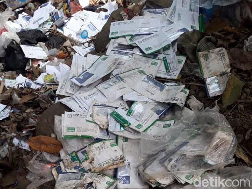 Bupati Pandeglang Salahkan Swasta soal KIS Dibuang ke Tempat Sampah Bupati Pandeglang Salahkan Swasta soal KIS Dibuang ke Tempat Sampah