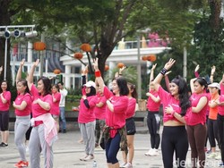 Serba Pink di Central Park, Zumba Bareng Sambil Kampanye Kanker Payudara