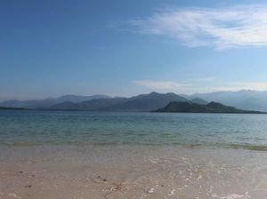 Polewali Mandar Punya Pantai Cantik Buat Libur Akhir Pekan