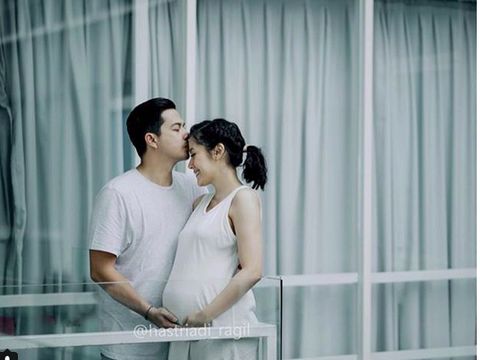 6 Kelahiran Anak Pertama Artis yang Mencuri Perhatian Sepanjang 2018