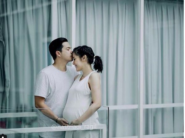 Lagi Hamil, Ardina Rasti Semakin Disayang Suami