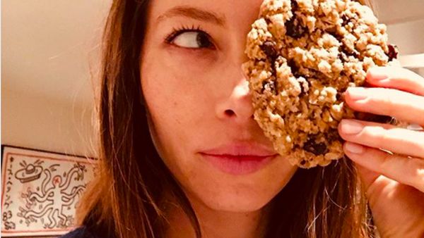 Doyan Makan, Jessica Biel Buktikan Lewat 10 Foto Ini
