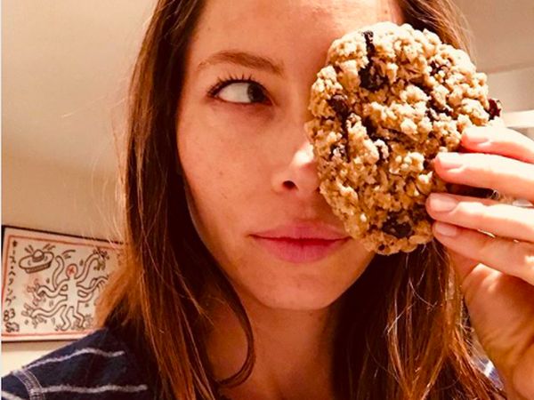 Doyan Makan, Jessica Biel Buktikan Lewat 10 Foto Ini