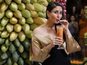 Suka Makanan Manis, Ini Keseruan Kareena Kapoor Saat Makan Bersama Keluarga