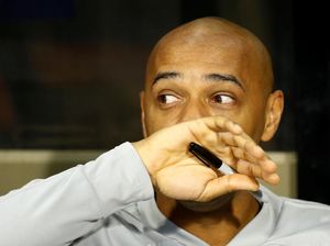 Jose Mourinho Kritik Arsenal, Thierry Henry Balas Begini