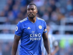 Wes Morgan mungkin jadi pemain paling terkotor depanjang Premier Legaue musim ini. Dia sudah dua kali mendapat kartu merah, tanpa ada kartu kuning satupun. (Mark Runnacles/Getty Images)
