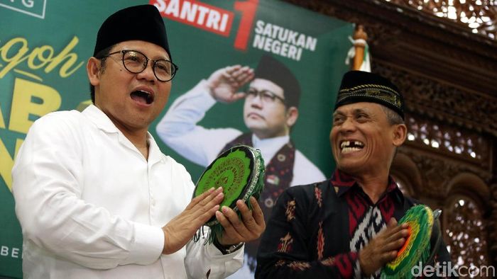 Muhaimin Iskadar akan merevolusi PSSI, jika terpilih sebagai ketua umum (Rengga Sancaya) Muhaimin Iskadar akan merevolusi PSSI, jika terpilih sebagai ketua umum (Rengga Sancaya)