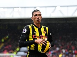 Jode Holebas sudah mendapatkan lima kartu kuning sejauh ini. Menjadi yang terbanyak sampai pekan kedelapan. (Foto: Alex Broadway/Getty Images)