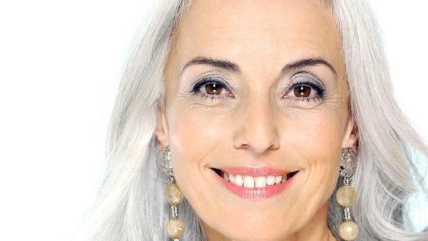 Seperti Ini Wajah Wanita yang Hanya Makan Makanan Organik, Cantik di Usia 63