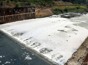 Kondisi Kanal Banjir Timur Kian Memprihatinkan