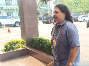 Pelapor Roy Suryo Disarankan Ngadu ke Polres Jakpus Pelapor Roy Suryo Disarankan Ngadu ke Polres Jakpus