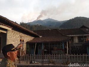 Kebakaran di Gunung Merbabu Sudah Mendekati Kawasan Puncak Kebakaran di Gunung Merbabu Sudah Mendekati Kawasan Puncak