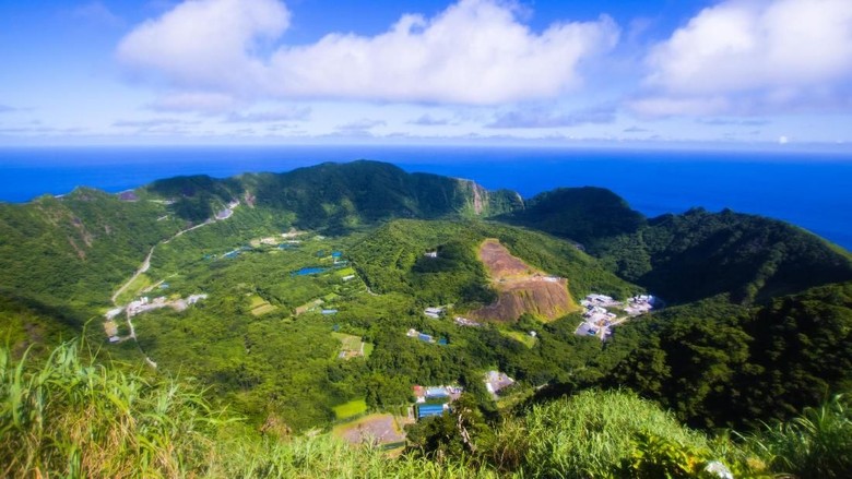Pulau Aogashima, Jepang (iStock) Pulau Aogashima, Jepang (iStock)