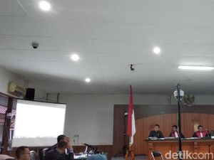 Dicecar soal Duit Suap Abu Bakar, Begini Respons Bupati KBB Dicecar soal Duit Suap Abu Bakar, Begini Respons Bupati KBB