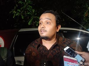 Guru Nelty Diperiksa Bawaslu 6 Jam, Ditanya 30 Pertanyaan Guru Nelty Diperiksa Bawaslu 6 Jam, Ditanya 30 Pertanyaan