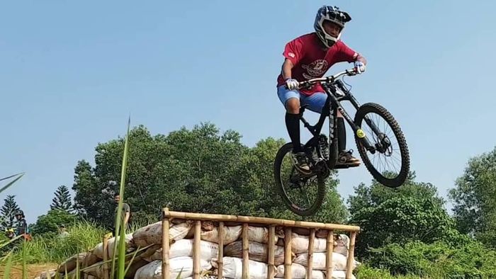 Uji Adrenalin Dan Kemampuan Bersepedamu Di Jpm Trail Mtb Race