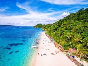 Pantai Terpopuler di Filipina Kebanjiran Turis, Pemerintah Cemas Pantai Terpopuler di Filipina Kebanjiran Turis, Pemerintah Cemas