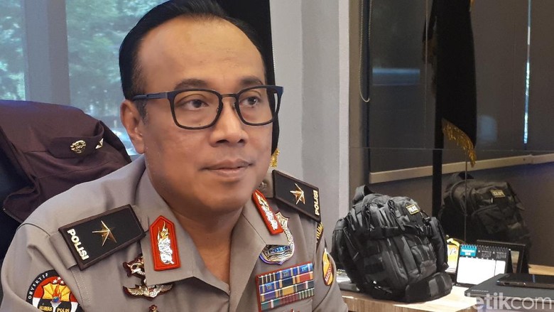 Satgas Antimafia Bola akan Periksa Direktur PT Liga LIB Besok Satgas Antimafia Bola akan Periksa Direktur PT Liga LIB Besok